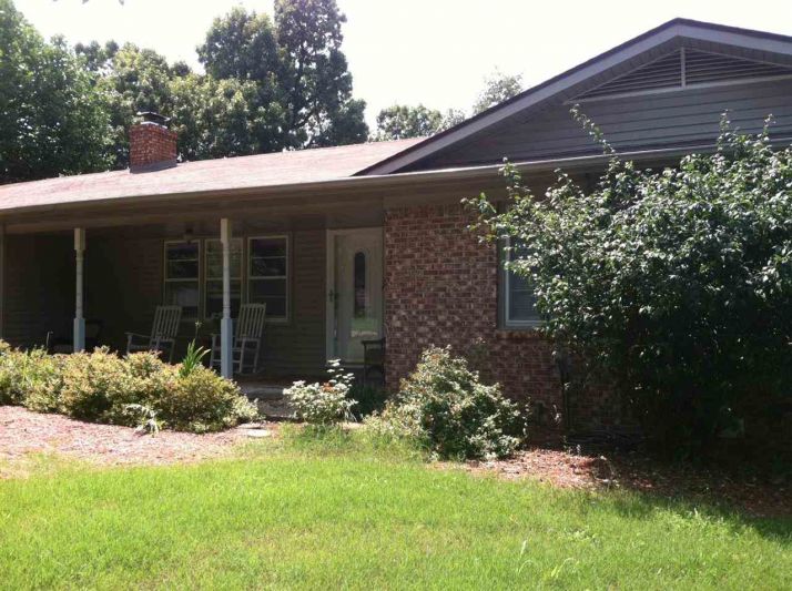 2718 Russell Lane Ln, Mountain Home, AR 72653