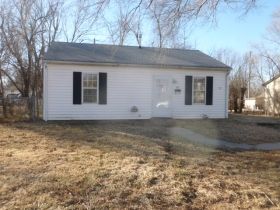 3515 E Sunview Ave, Wichita, KS 67216