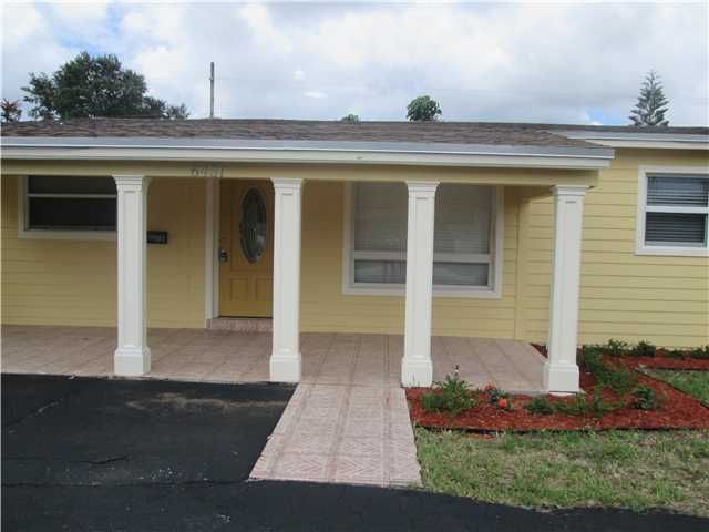 6431 HAYES ST, Hollywood, FL 33024