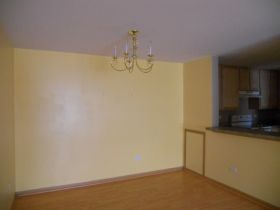 2005 Silverstone Dr, Carpentersville, IL 60110