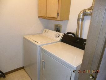 340 Woodridge Cir #B, South Elgin, IL 60177
