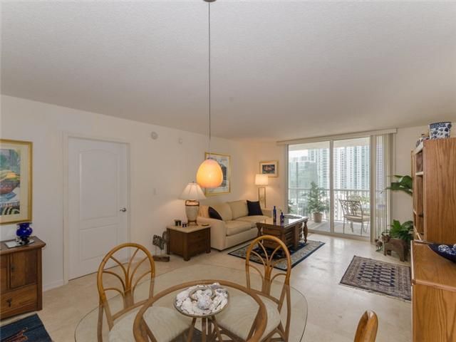1200 BRICKELL BAY DR # 2420, Miami, FL 33131