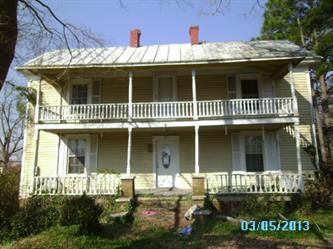 610 Jenkins Ave, Maysville, NC 28555