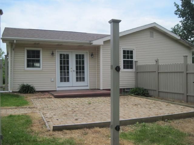 16781 Artistic Dr, East Liverpool, OH 43920