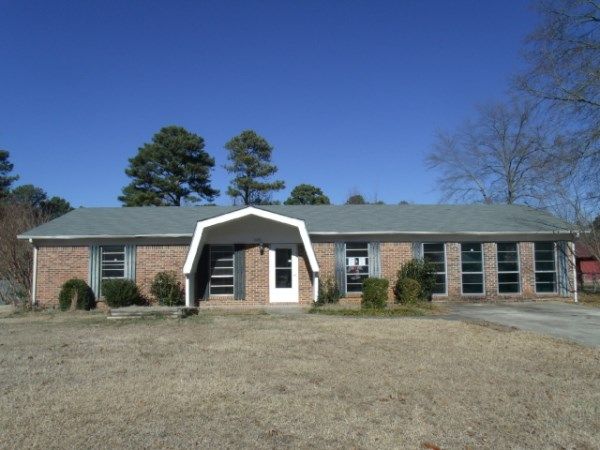 1105 Oakwood St NW, Hartselle, AL 35640