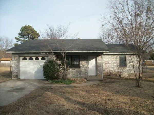 311 Harris Cir, Russellville, AR 72802