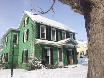 28 N State St, Brownstown, PA 17508