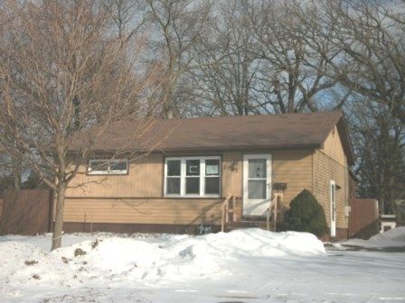 2127 Delaware Rd, Waukegan, IL 60087