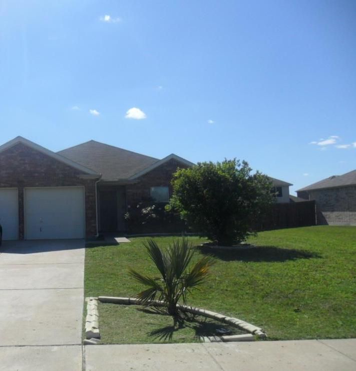 1613 Wavecrest Dr, Red Oak, TX 75154