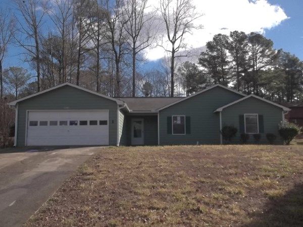 9039 Gardener Dr, Jonesboro, GA 30238