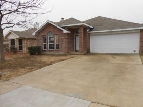 105 Kennedy Drive, Terrell, TX 75160