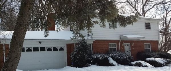 56 Carr St, Pontiac, MI 48342