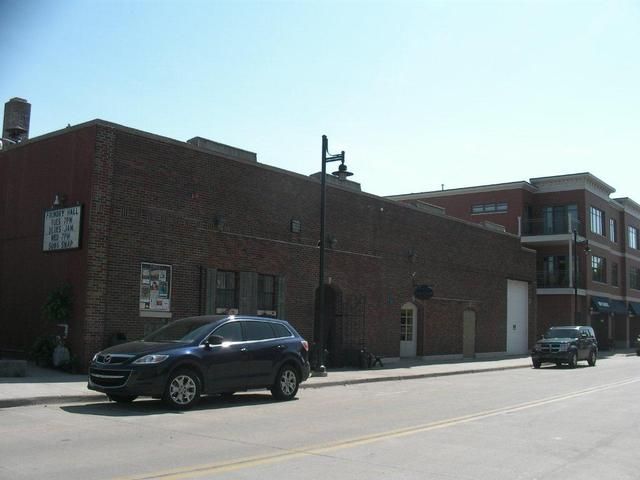 422 Eagle St, South Haven, MI 49090