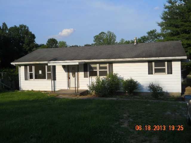 169 S Lester St, Bloomfield, IN 47424