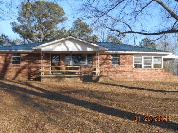 697 Co Rd 1352, Vinemont, AL 35179