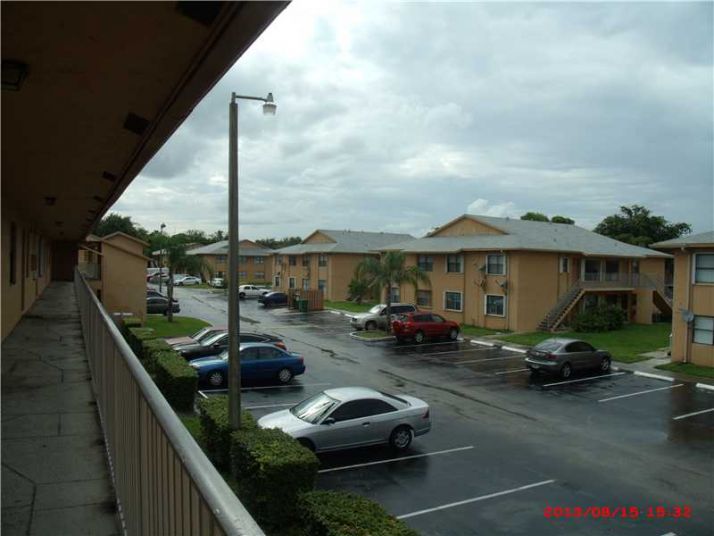 7670 SW 152 AV # 1-201, Miami, FL 33193