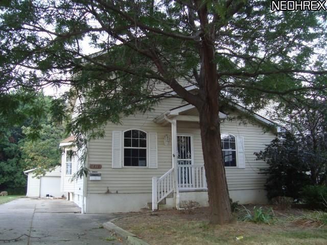 1410 Rockefeller Rd, Wickliffe, OH 44092