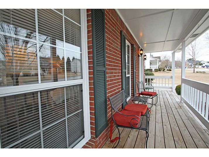 3272 Summit Glen Drive, Loganville, GA 30052