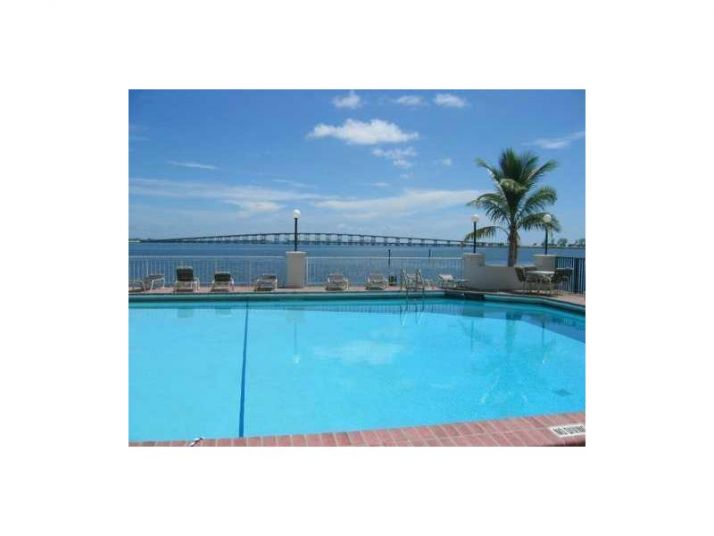 200 SE 15 RD # 8J, Miami, FL 33129