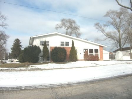 3301 Stonegate Rd, Waukegan, IL 60087