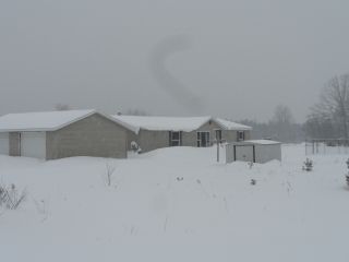 10513 S Hunters Ln, Fremont, MI 49412