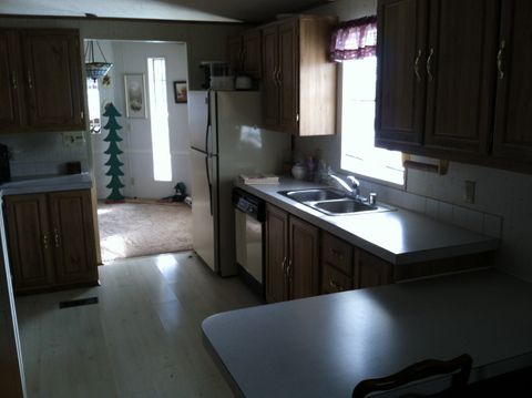 1267 Tucker Rd Unit 8, Hood River, OR 97031