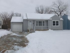 908 N Old Manor Rd, Wichita, KS 67208