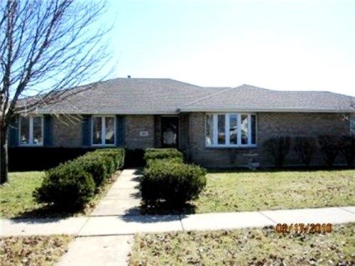 801 Ontario Drive, Romeoville, IL 60446