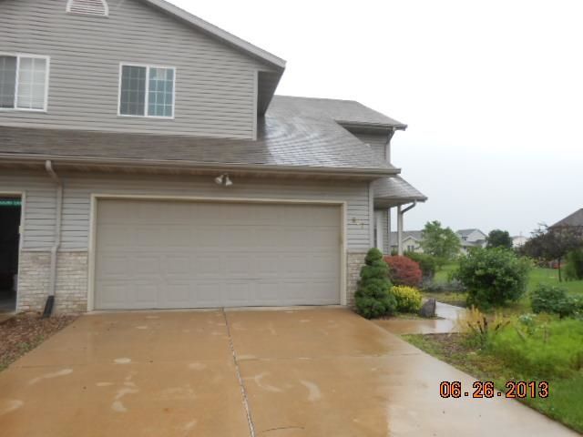 807 Southbound Dr, De Forest, WI 53532