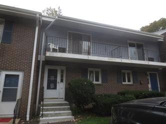 33 Woodridge Ct, Cheshire, CT 06410