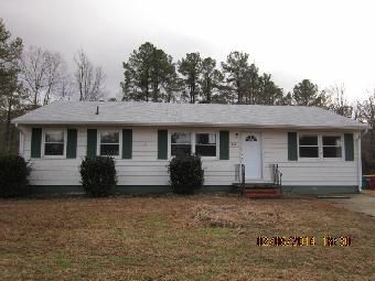 418 Blackwater Dr, Petersburg, VA 23805