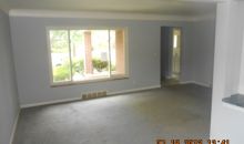 21711 Kenosha Oak Park, MI 48237