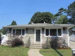 101 Apponegansett St, New Bedford, MA 02744