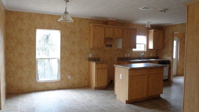 5748 NE 165th Terrace Rd, Silver Springs, FL 34488