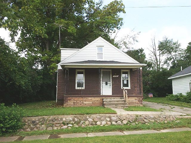 1422 Clancy Ave, Flint, MI 48503