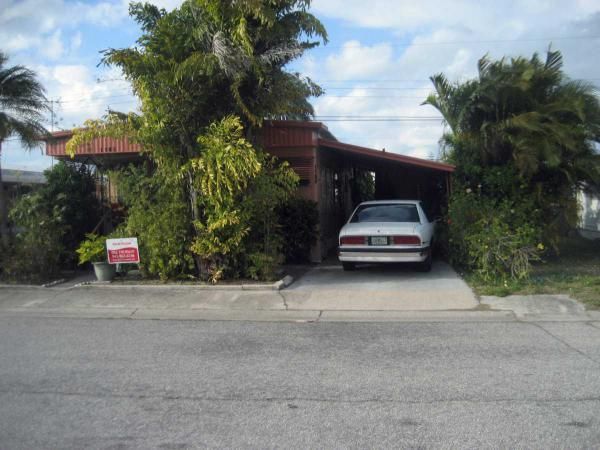 1105 50th Avenue West, Bradenton, FL 34207