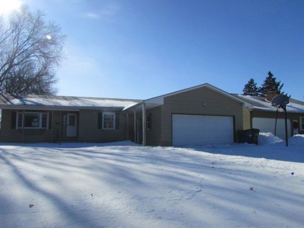 620 Lorraine Ave, Waterloo, IA 50702