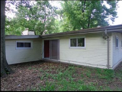 380 Holiday Hill Dr, Florissant, MO 63033