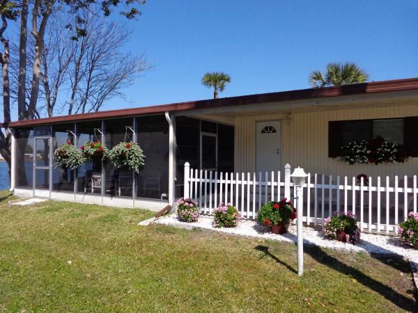394 Wentworth Ct., Melbourne, FL 32934