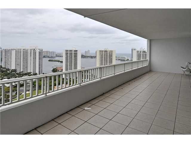 2000 ISLAND BL # PH-9, North Miami Beach, FL 33160