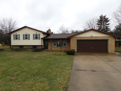 819 Lucille Ave SW, North Canton, OH 44720