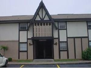 292 Berkshire Ln, Melbourne, FL 32935