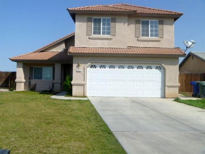 Avenida Castro, Delano, CA 93215