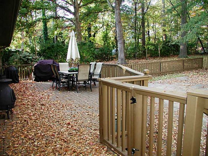 1099 Pinehurst Drive Se, Smyrna, GA 30080