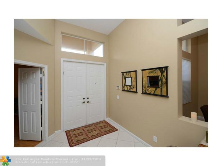 2390 PHEASANT LN, Fort Lauderdale, FL 33327