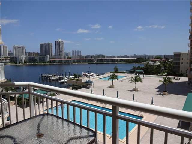18061 BISCAYNE BL # 504-2, North Miami Beach, FL 33160