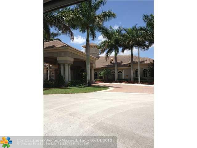 4438 W WHITEWATER AV, Fort Lauderdale, FL 33332