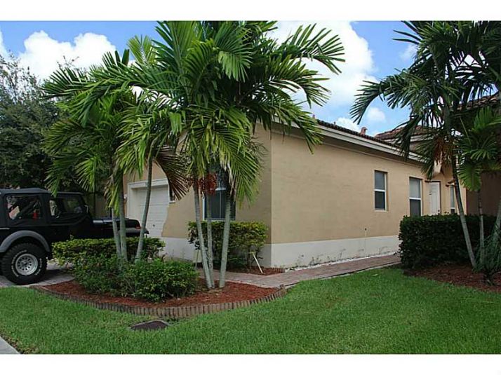 989 NE 37 PL, Homestead, FL 33033
