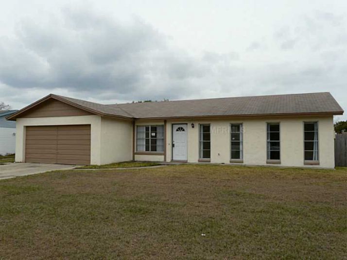 558 Floral Dr, Kissimmee, FL 34743