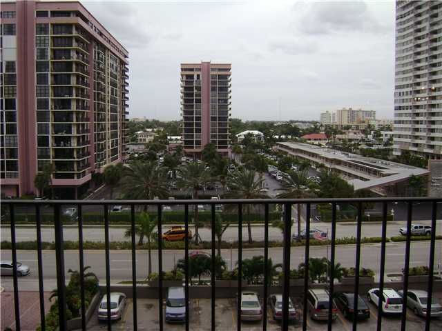 2030 S Ocean Dr # 527, Hallandale, FL 33009